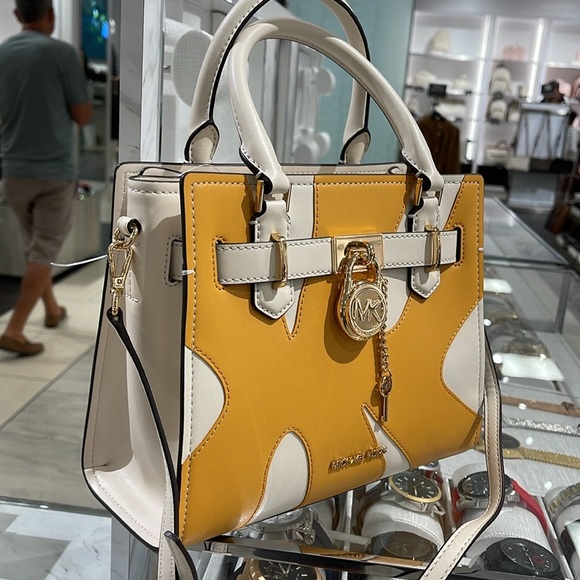 MICHAEL KORS Hamilton Small Two-Tone Satchel
COLOR GOLDEN ROD MULTI
NWT - Picture 4 of 16
